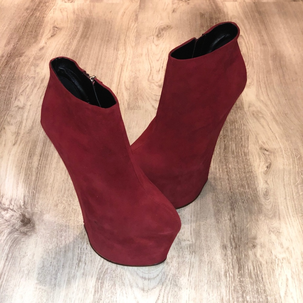 Women wedge heals